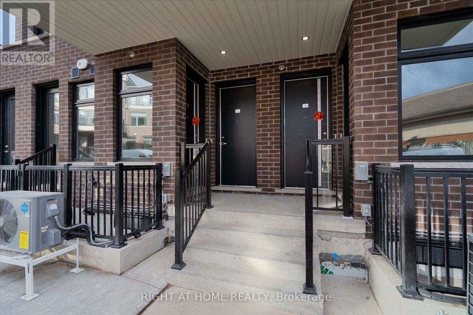 305 - 755 Omega Drive, Pickering, Ontario  L2V 0H1 - Photo 2 - E12470913