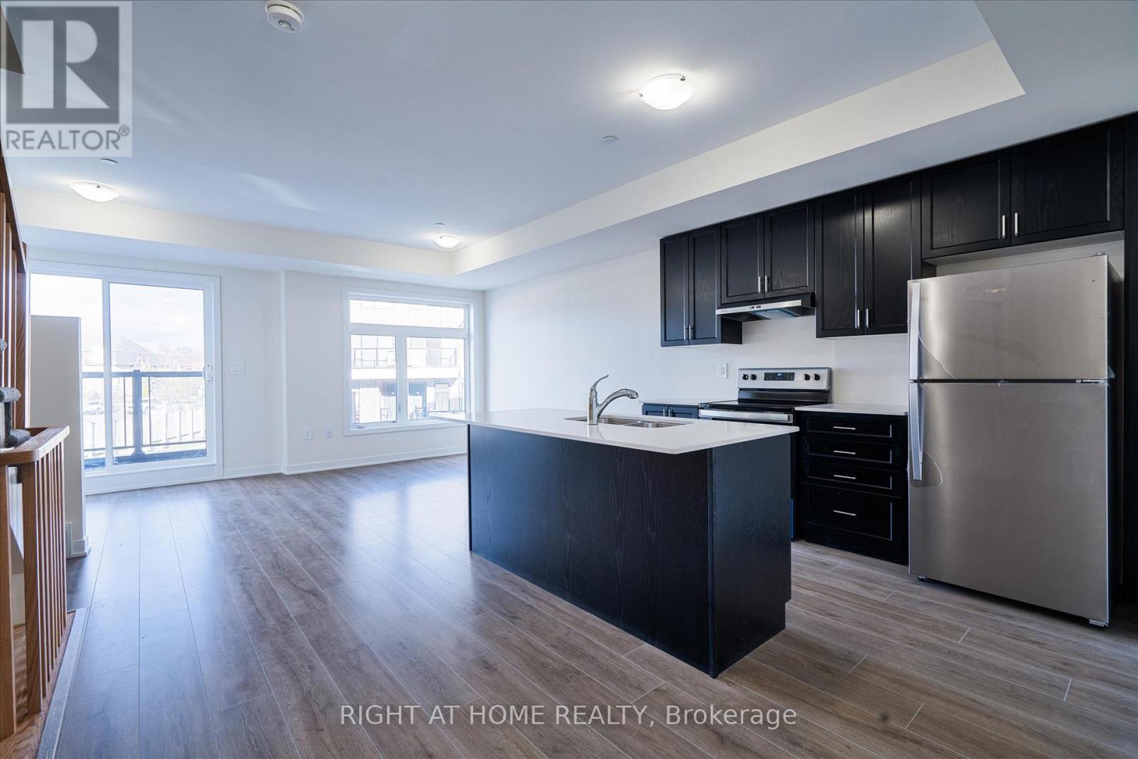 305 - 755 Omega Drive, Pickering, Ontario  L2V 0H1 - Photo 3 - E12470913