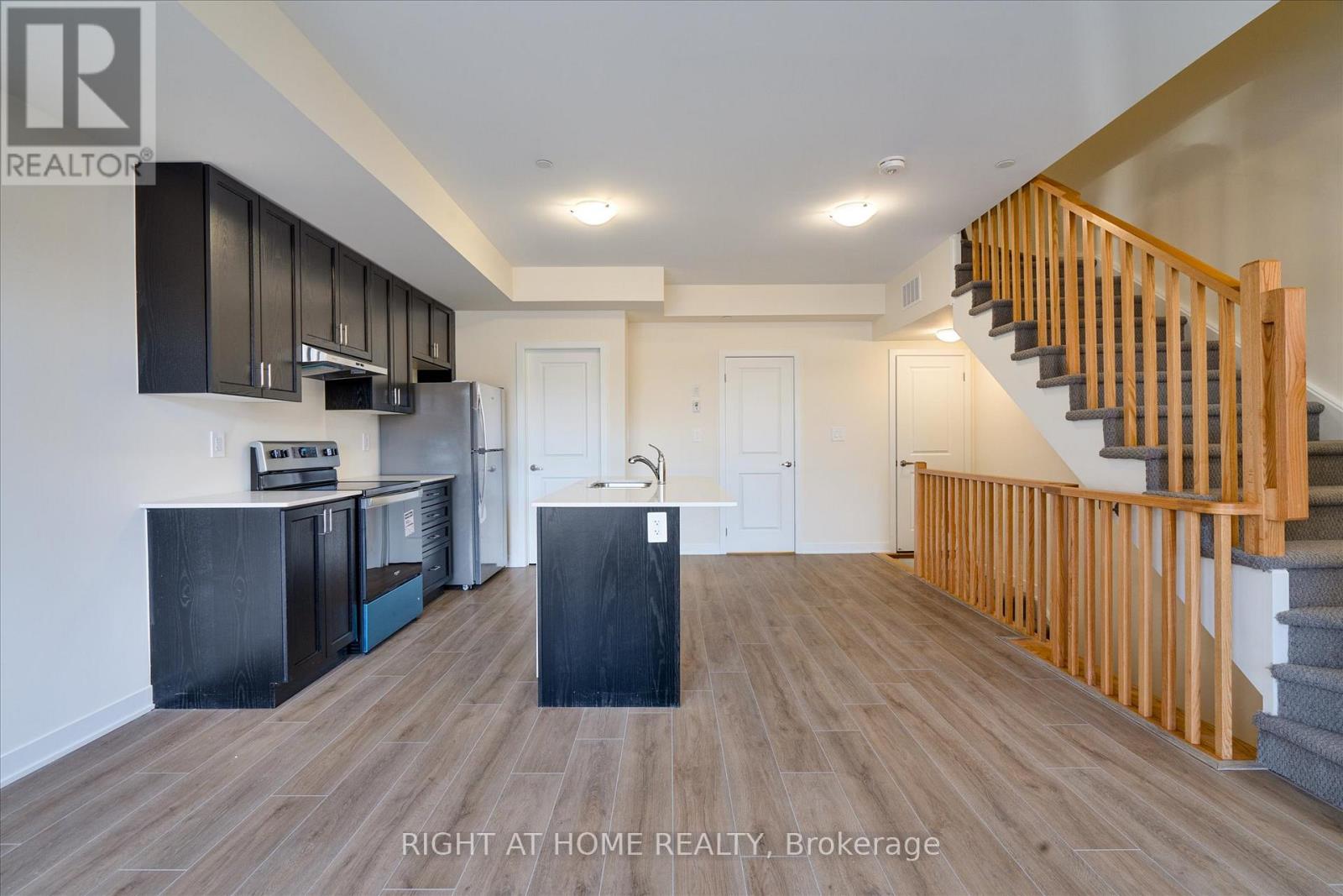 305 - 755 Omega Drive, Pickering, Ontario  L2V 0H1 - Photo 5 - E12470913