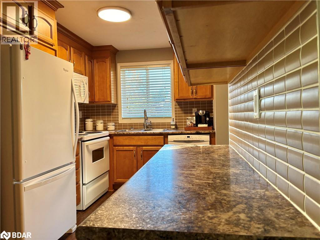181 Columbia Road, Barrie, Ontario  L4N 8E2 - Photo 6 - 40780449