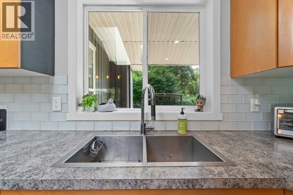 2131 21 Street Ne, Salmon Arm, British Columbia  V1E 3E4 - Photo 32 - 10359935