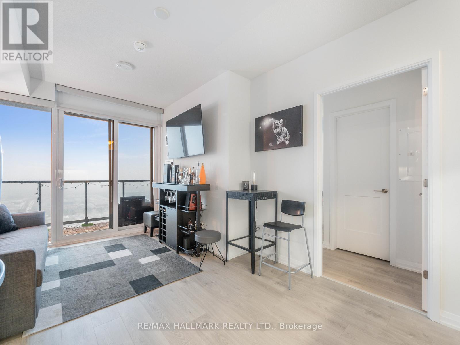 2802 - 7895 Jane Street, Vaughan, Ontario  L4K 2M7 - Photo 2 - N12386815