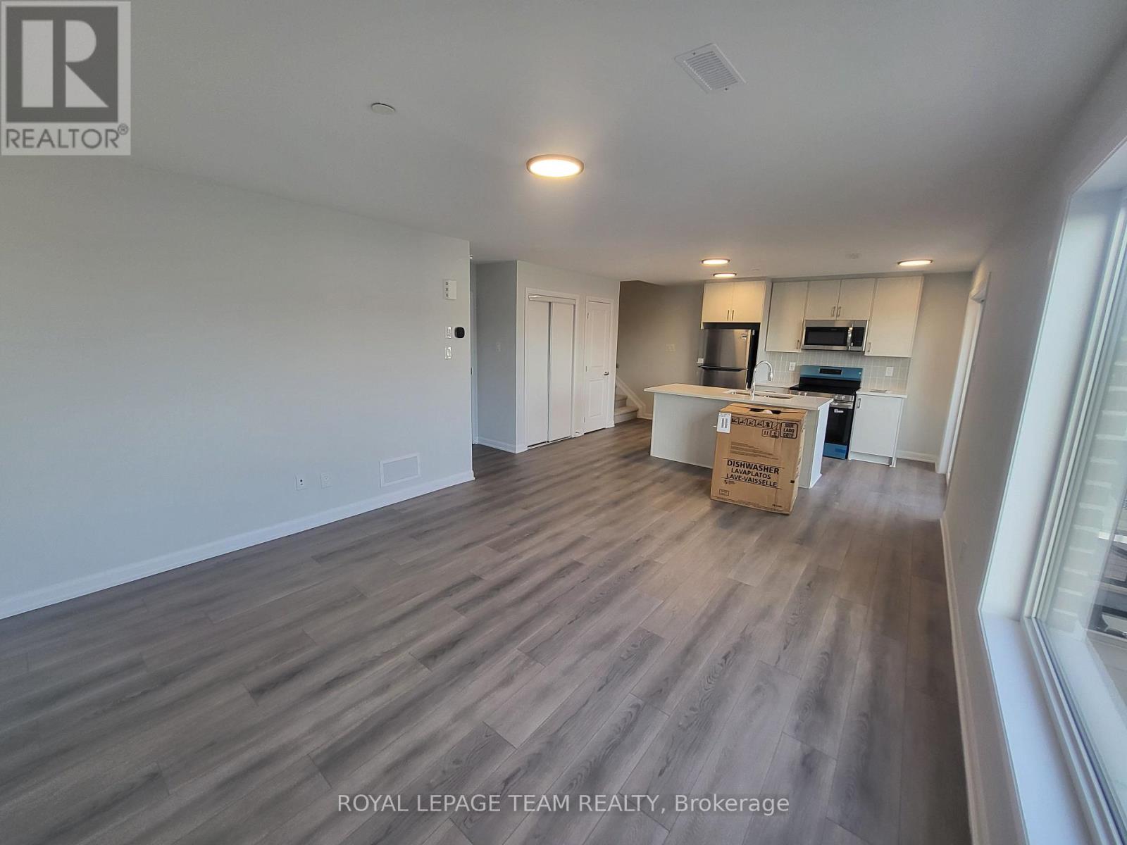 22 - 801 Glenroy Gilbert Drive, Ottawa, Ontario  K2J 5R6 - Photo 3 - X12470925