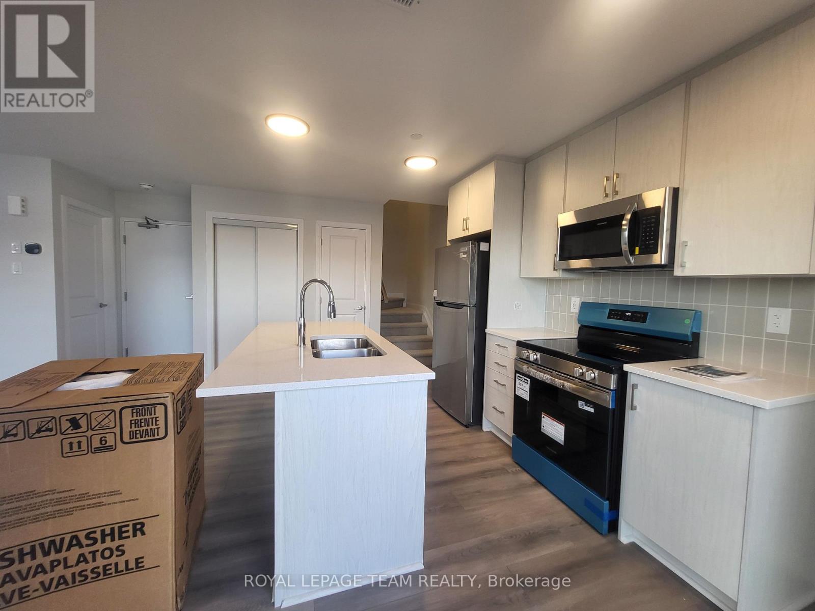 22 - 801 Glenroy Gilbert Drive, Ottawa, Ontario  K2J 5R6 - Photo 5 - X12470925