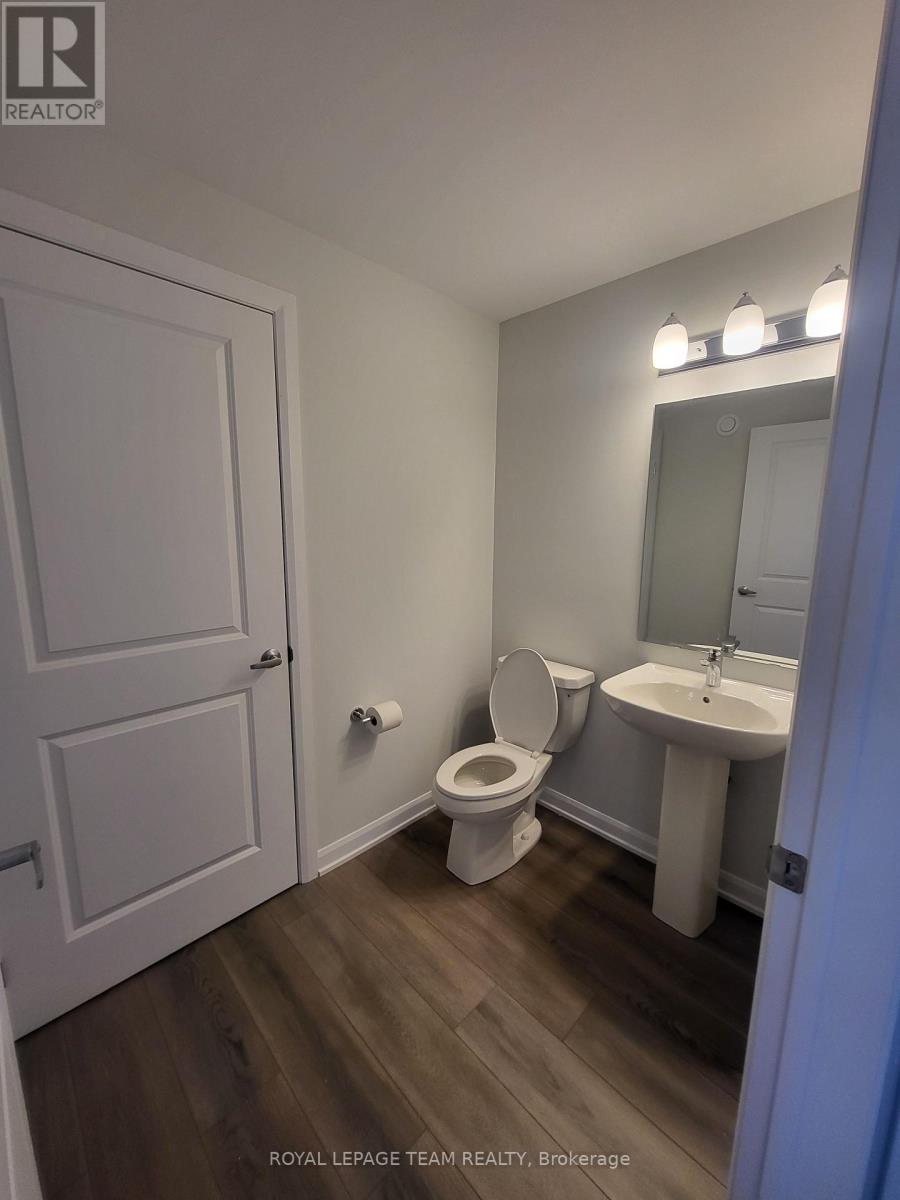 22 - 801 Glenroy Gilbert Drive, Ottawa, Ontario  K2J 5R6 - Photo 9 - X12470925