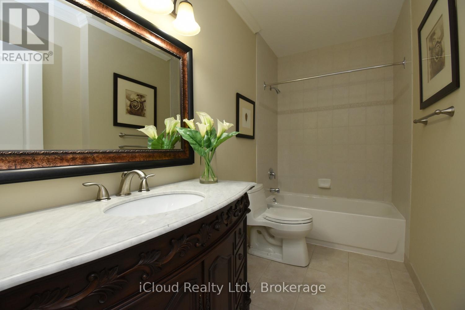 713 - 1998 Ironstone Drive, Burlington, Ontario  L7L 7P7 - Photo 18 - W12370474