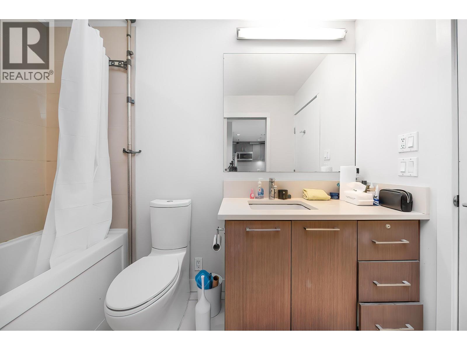 101 5981 Gray Avenue, Vancouver, British Columbia  V6S 0G1 - Photo 2 - R3058937