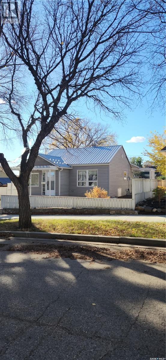 1146 Willow AVENUE, Moose Jaw, Saskatchewan
