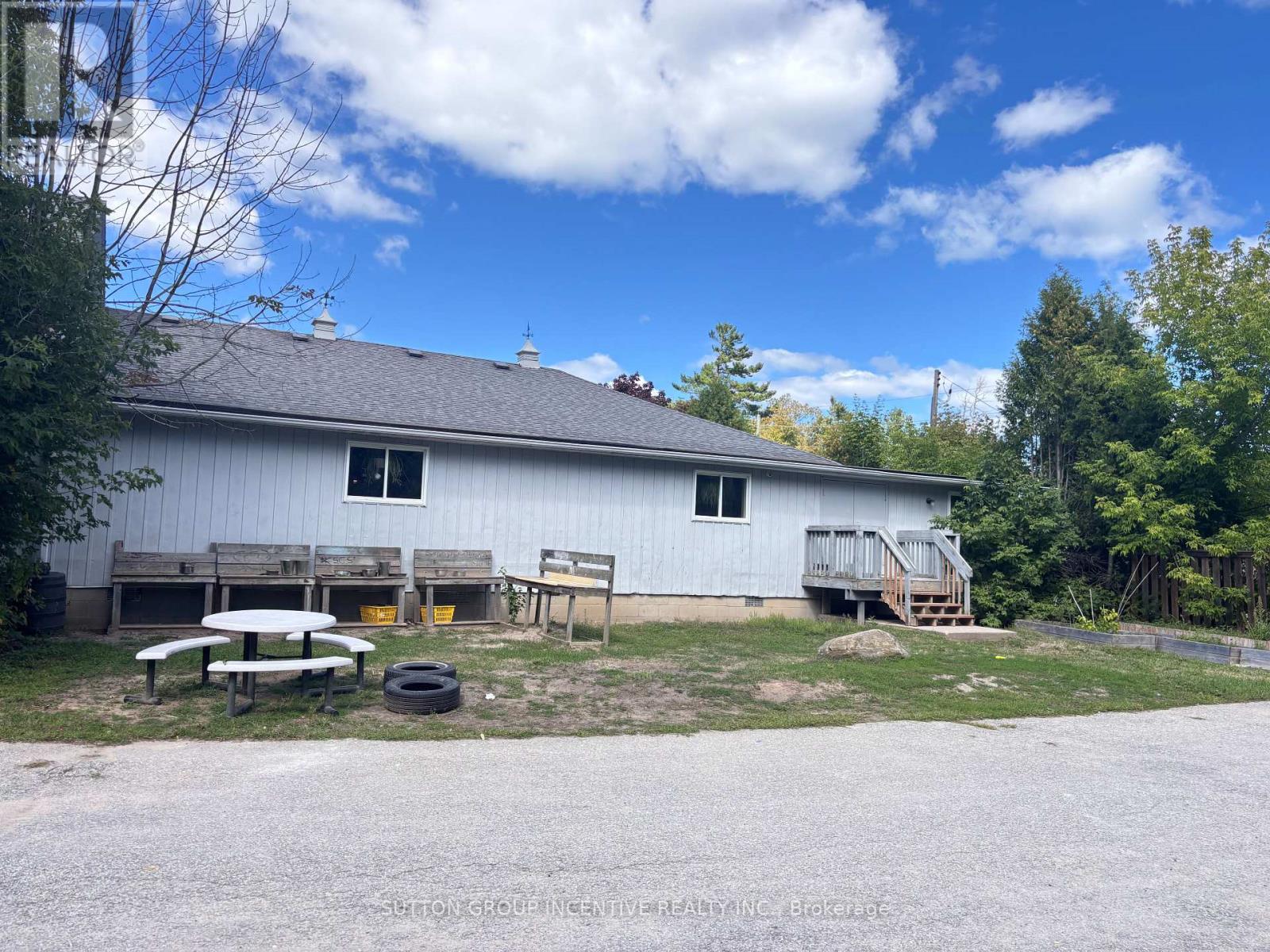 2044 25 Side Road, Innisfil, Ontario  L9S 1Z2 - Photo 2 - N12470919