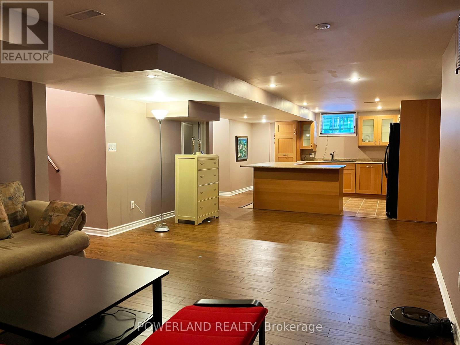 249 Kennedy Street W, Aurora, Ontario  L4G 6S4 - Photo 3 - N12470924