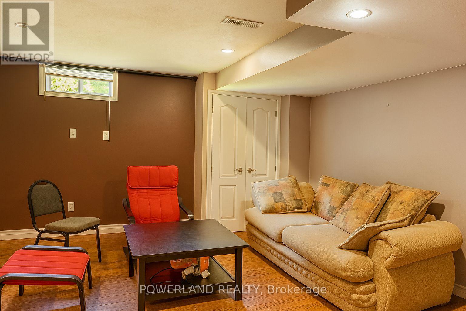 249 Kennedy Street W, Aurora, Ontario  L4G 6S4 - Photo 4 - N12470924