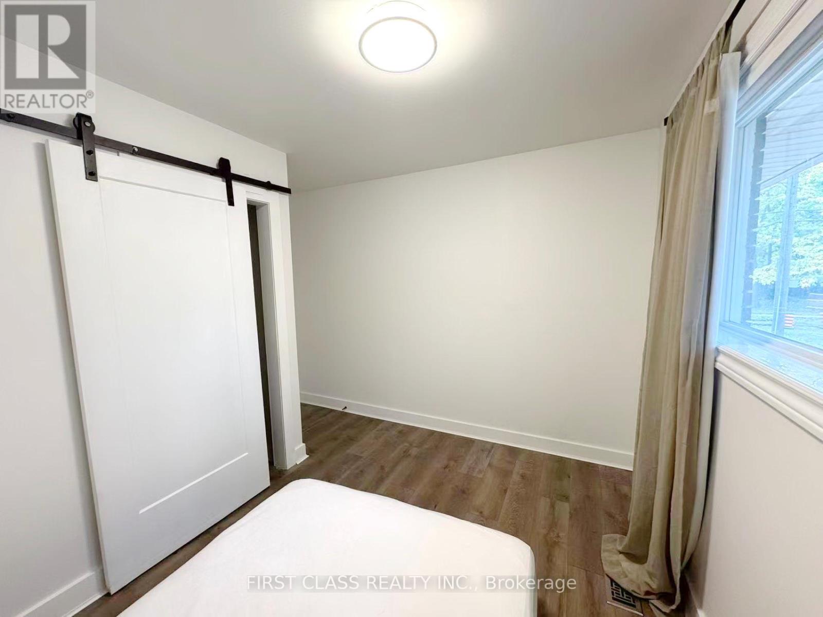 Upper - 741 Proctor Road, Burlington, Ontario  L7R 3E5 - Photo 21 - W12470920