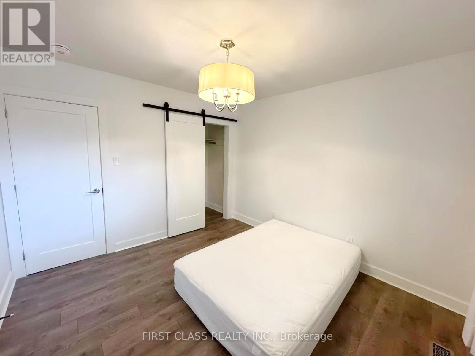 Upper - 741 Proctor Road, Burlington, Ontario  L7R 3E5 - Photo 26 - W12470920