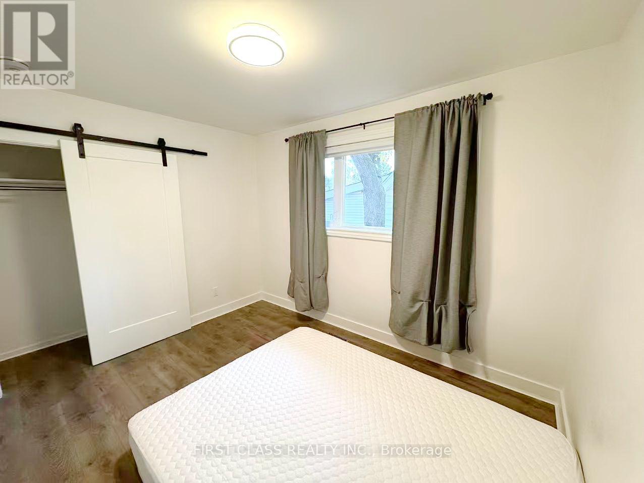 Upper - 741 Proctor Road, Burlington, Ontario  L7R 3E5 - Photo 31 - W12470920