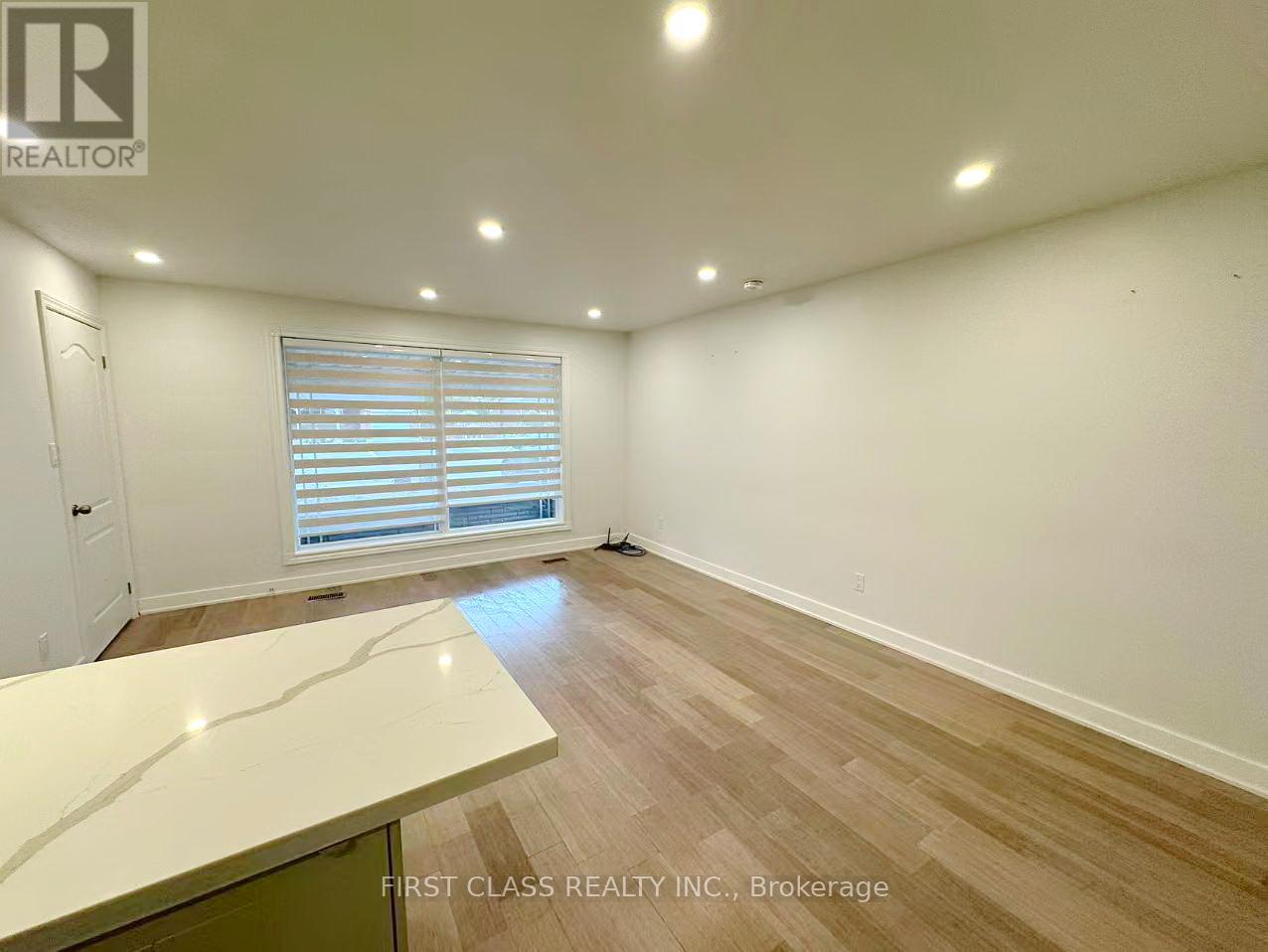 Upper - 741 Proctor Road, Burlington, Ontario  L7R 3E5 - Photo 7 - W12470920