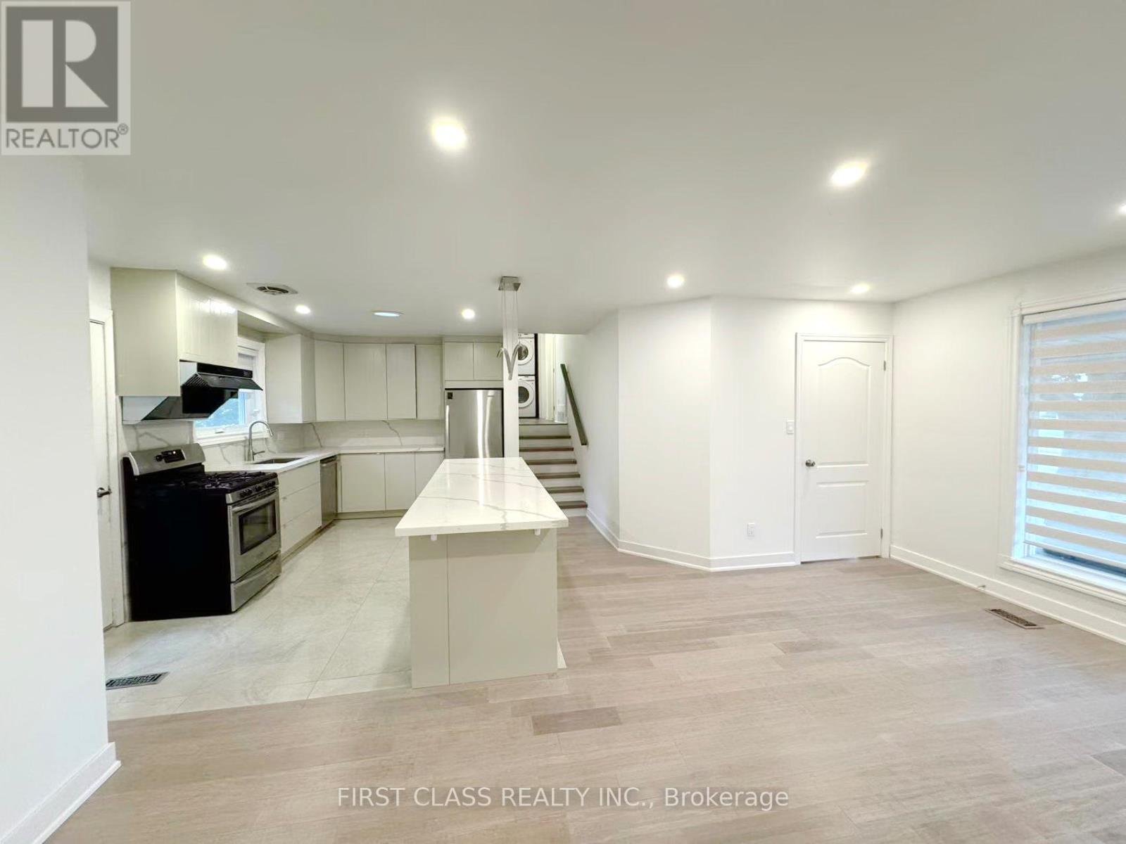 Upper - 741 Proctor Road, Burlington, Ontario  L7R 3E5 - Photo 9 - W12470920
