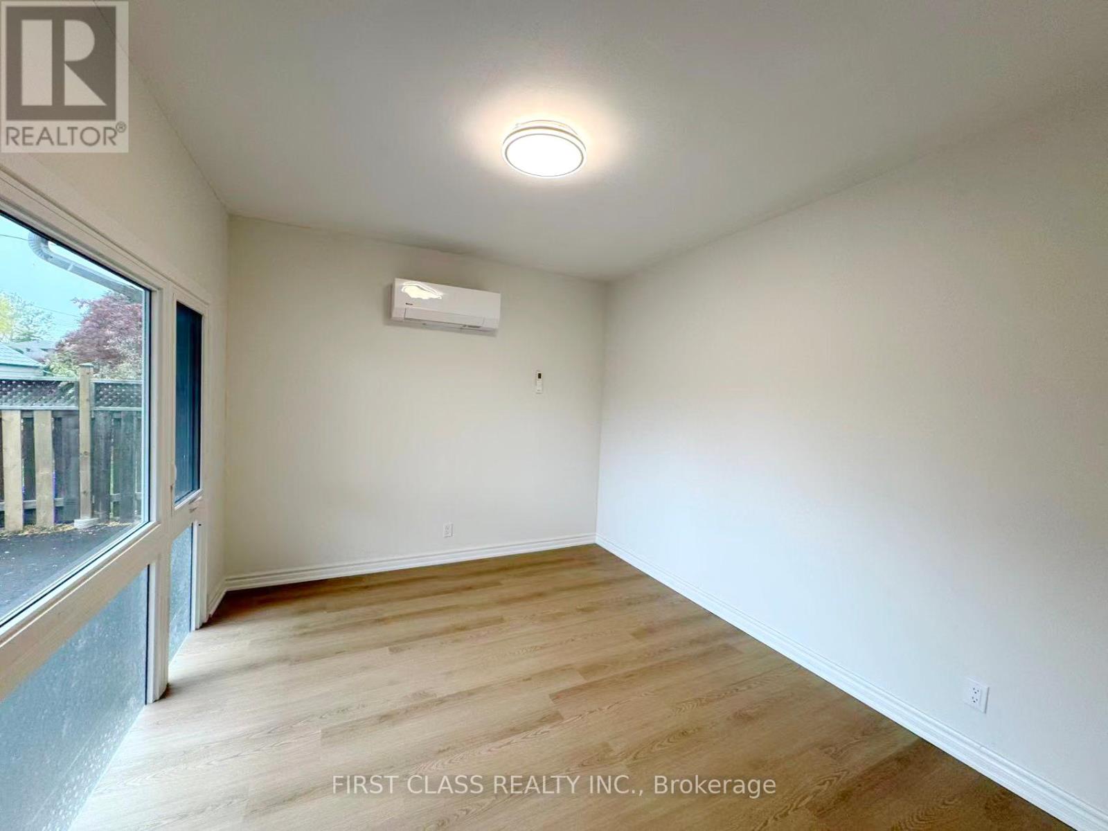 Main - 741 Proctor Road, Burlington, Ontario  L7R 3E5 - Photo 21 - W12470922