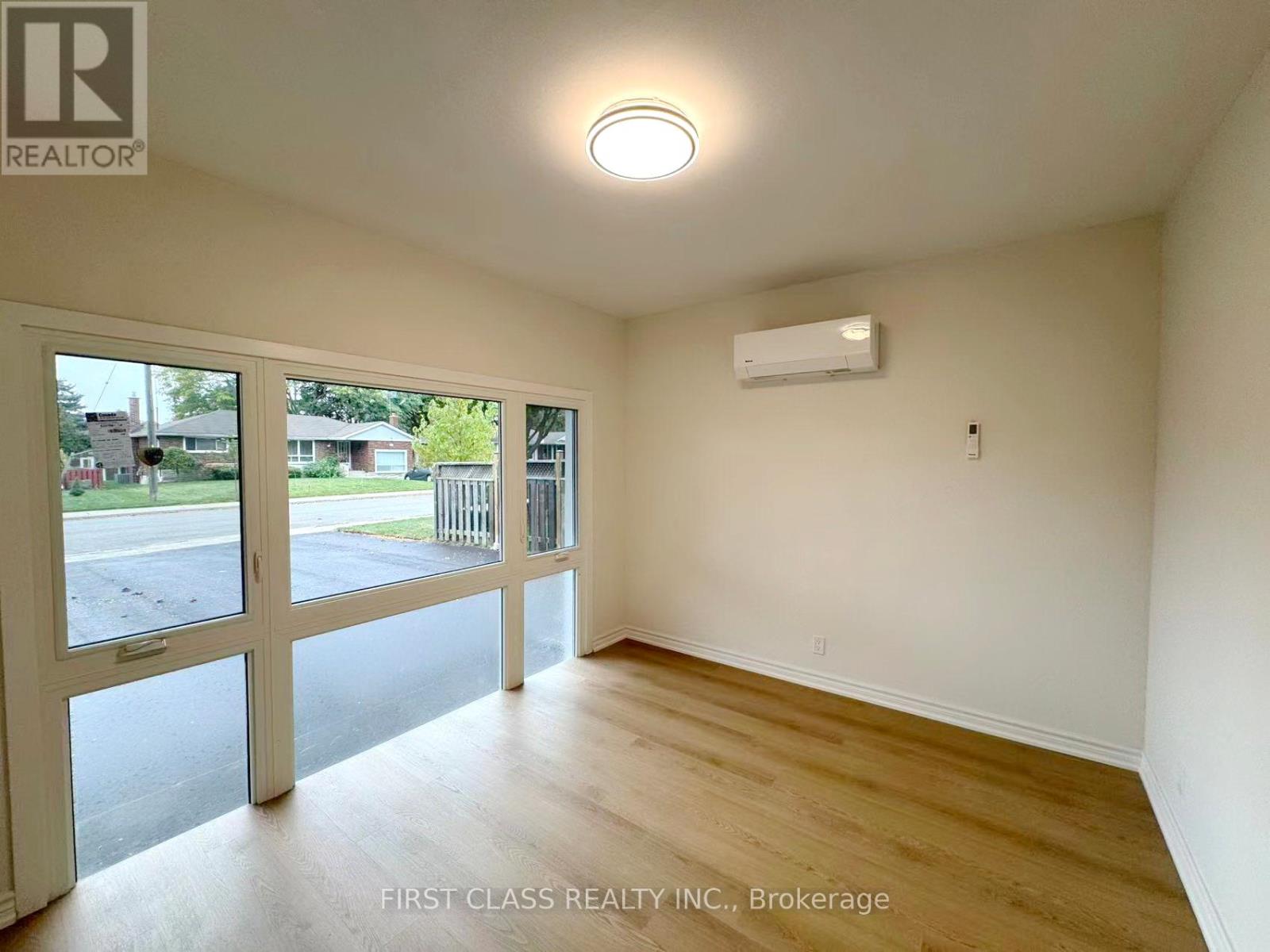 Main - 741 Proctor Road, Burlington, Ontario  L7R 3E5 - Photo 22 - W12470922