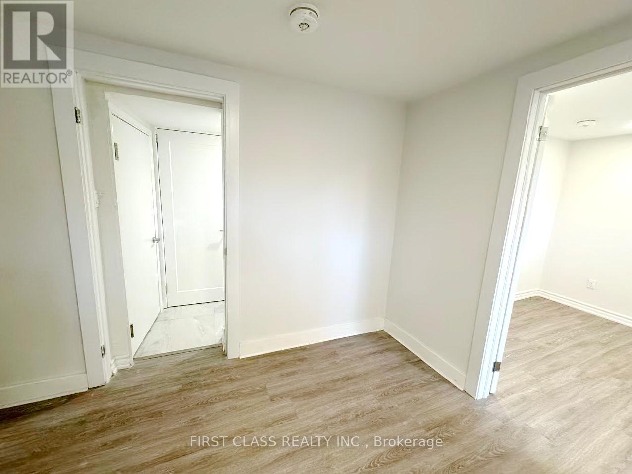 Lower - 741 Proctor Road, Burlington, Ontario  L7R 3E5 - Photo 10 - W12470923