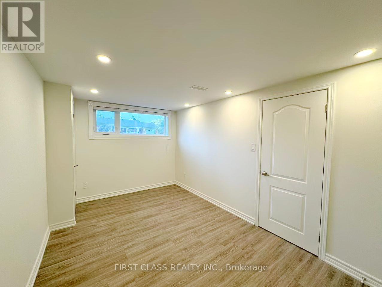 Lower - 741 Proctor Road, Burlington, Ontario  L7R 3E5 - Photo 12 - W12470923
