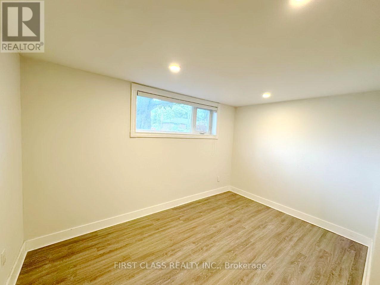 Lower - 741 Proctor Road, Burlington, Ontario  L7R 3E5 - Photo 7 - W12470923