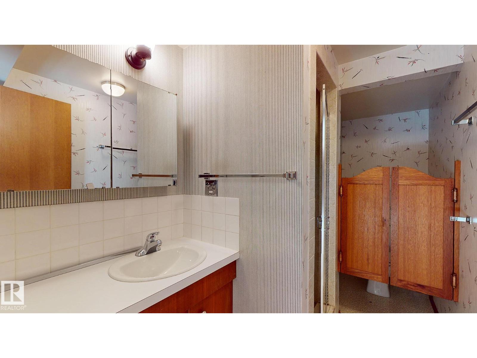 13 Valleyview Cr Nw, Edmonton, Alberta  T5R 5S5 - Photo 36 - E4462757