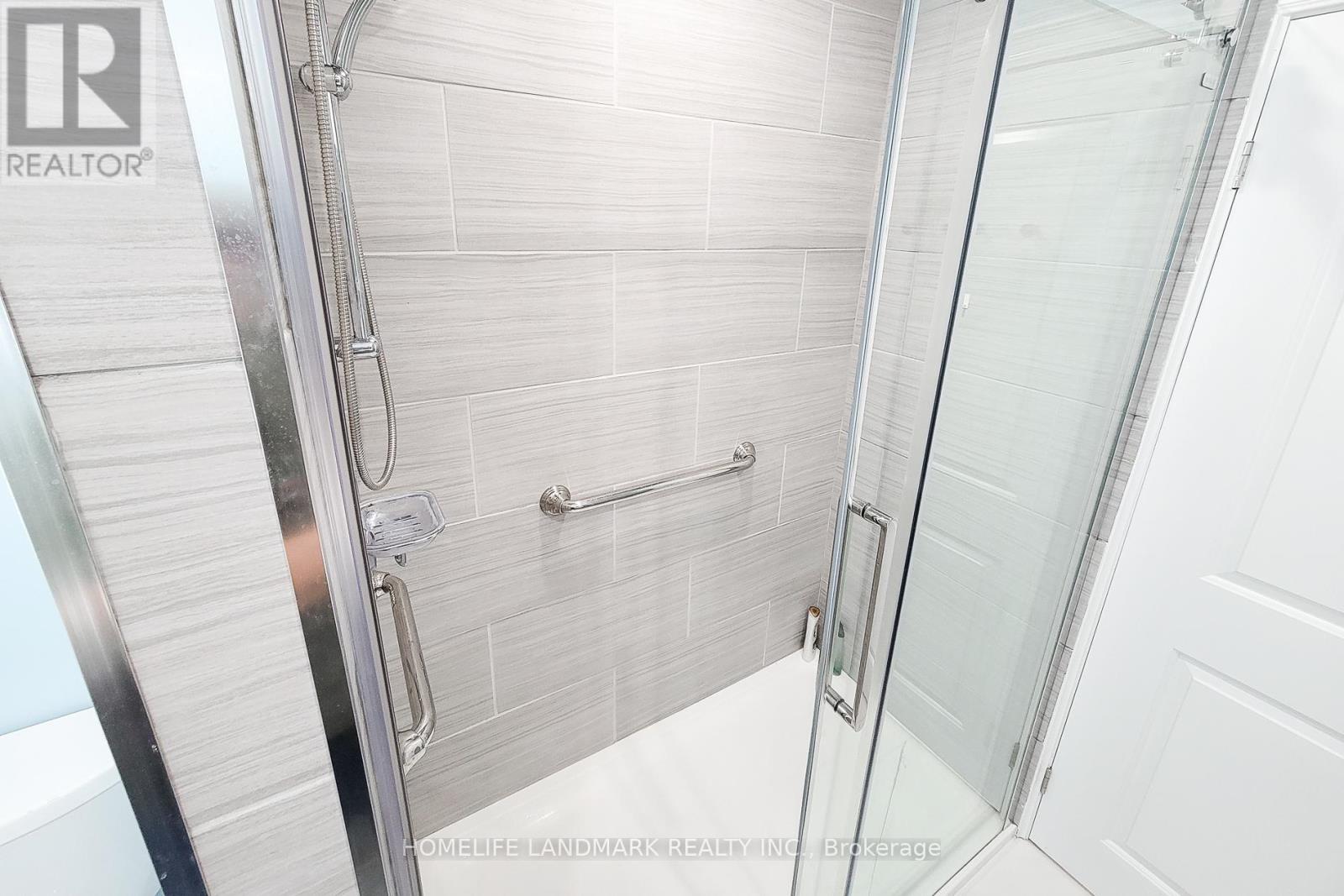 Upper - 75 Bayview Drive, St. Catharines, Ontario  L2N 4Y7 - Photo 18 - X12470916