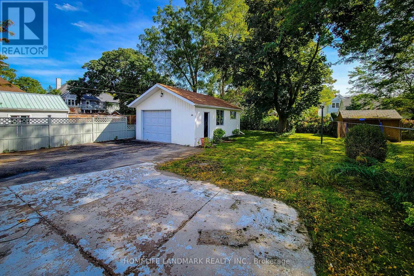 Upper - 75 Bayview Drive, St. Catharines, Ontario  L2N 4Y7 - Photo 36 - X12470916