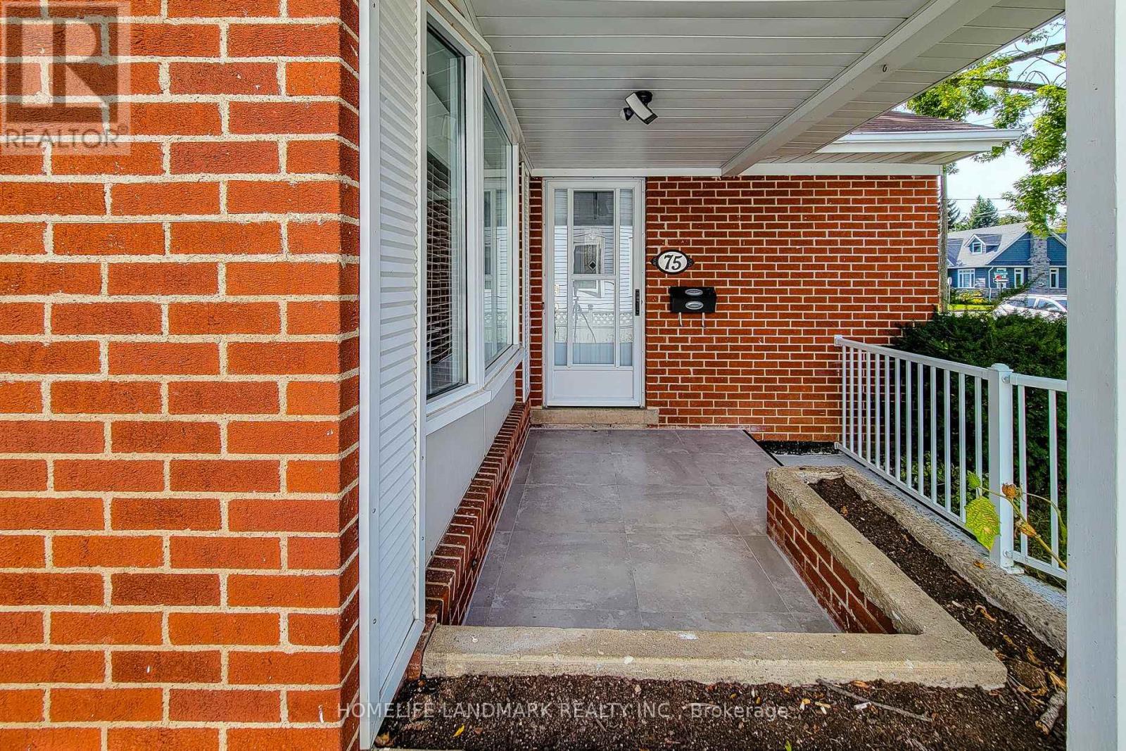 Upper - 75 Bayview Drive, St. Catharines, Ontario  L2N 4Y7 - Photo 4 - X12470916
