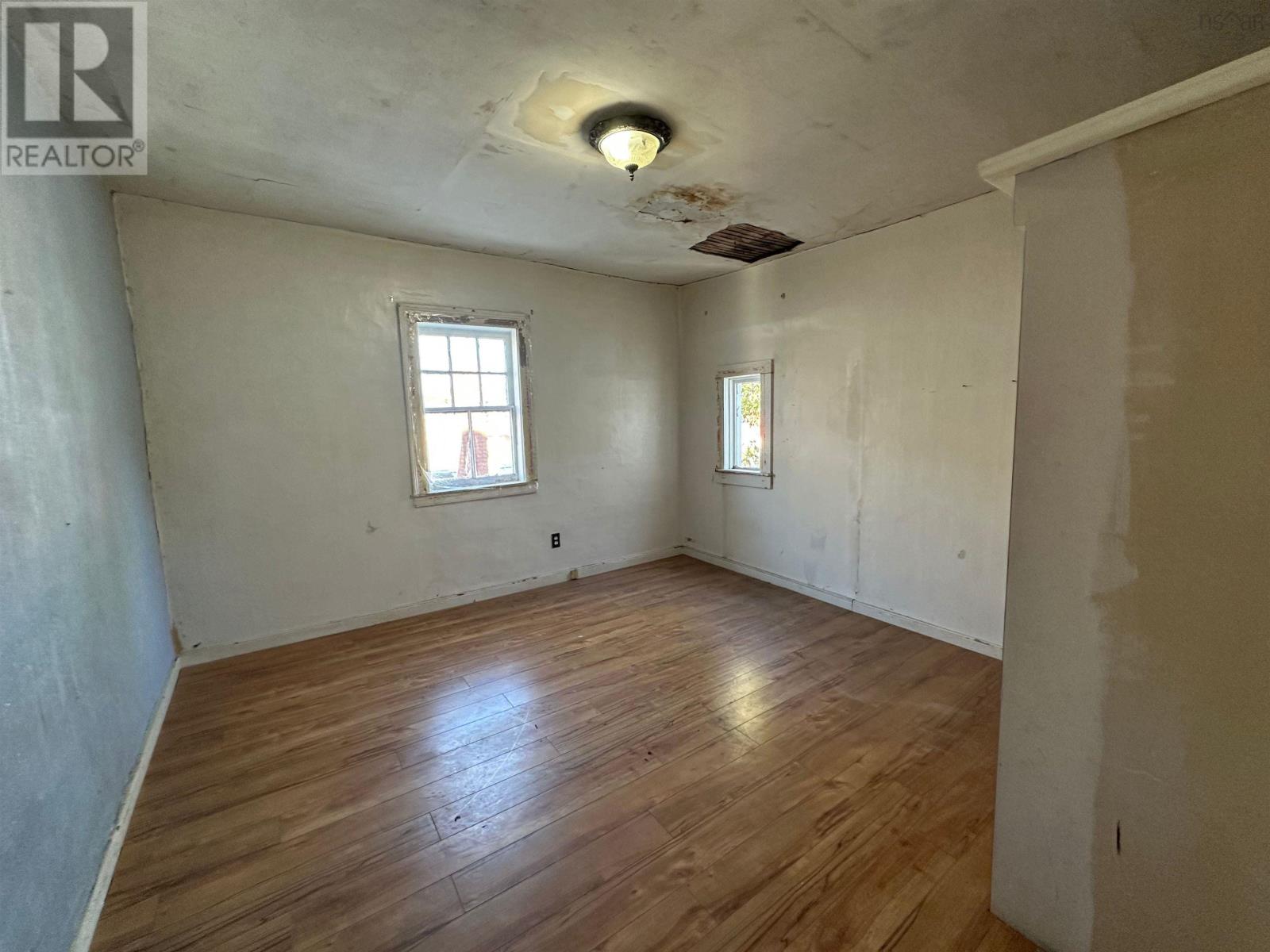 11 Kirk Street, Yarmouth, Nova Scotia  B5A 1S6 - Photo 32 - 202524074