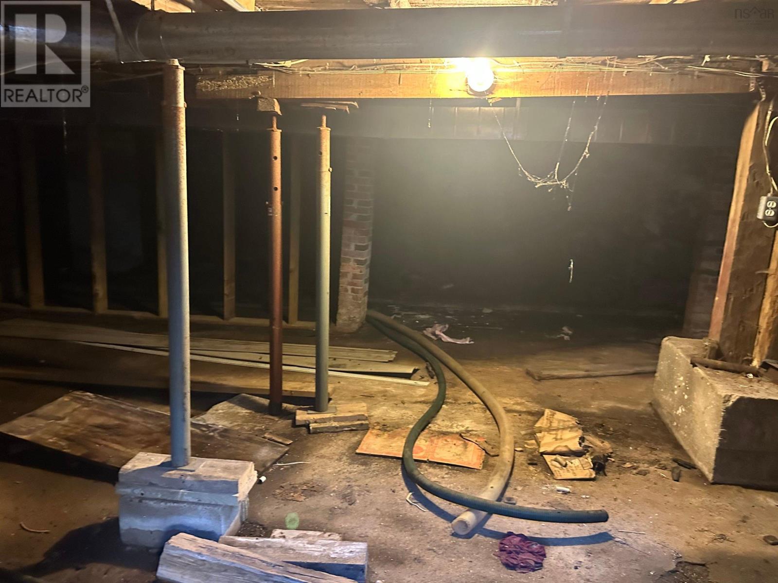 11 Kirk Street, Yarmouth, Nova Scotia  B5A 1S6 - Photo 46 - 202524074