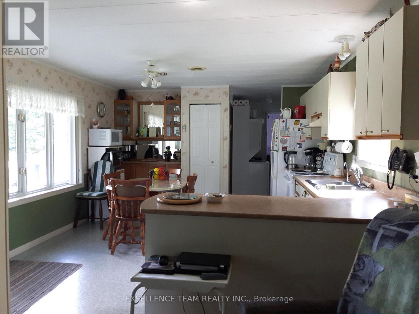 3912 Bobby Street, North Glengarry, Ontario  K0C 1A0 - Photo 2 - X12470933
