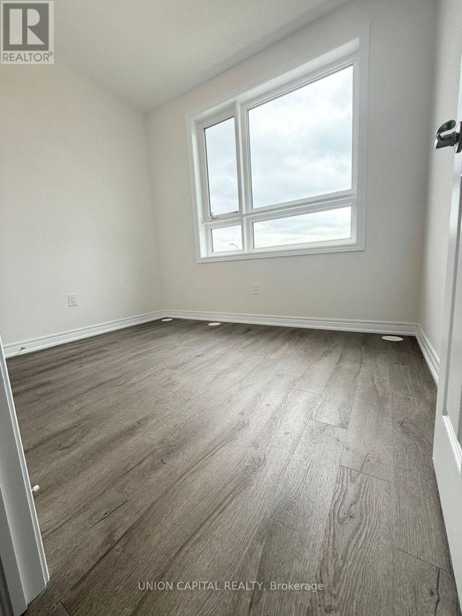 22 Robert Eaton Avenue, Markham, Ontario  L3S 0G3 - Photo 12 - N12470932