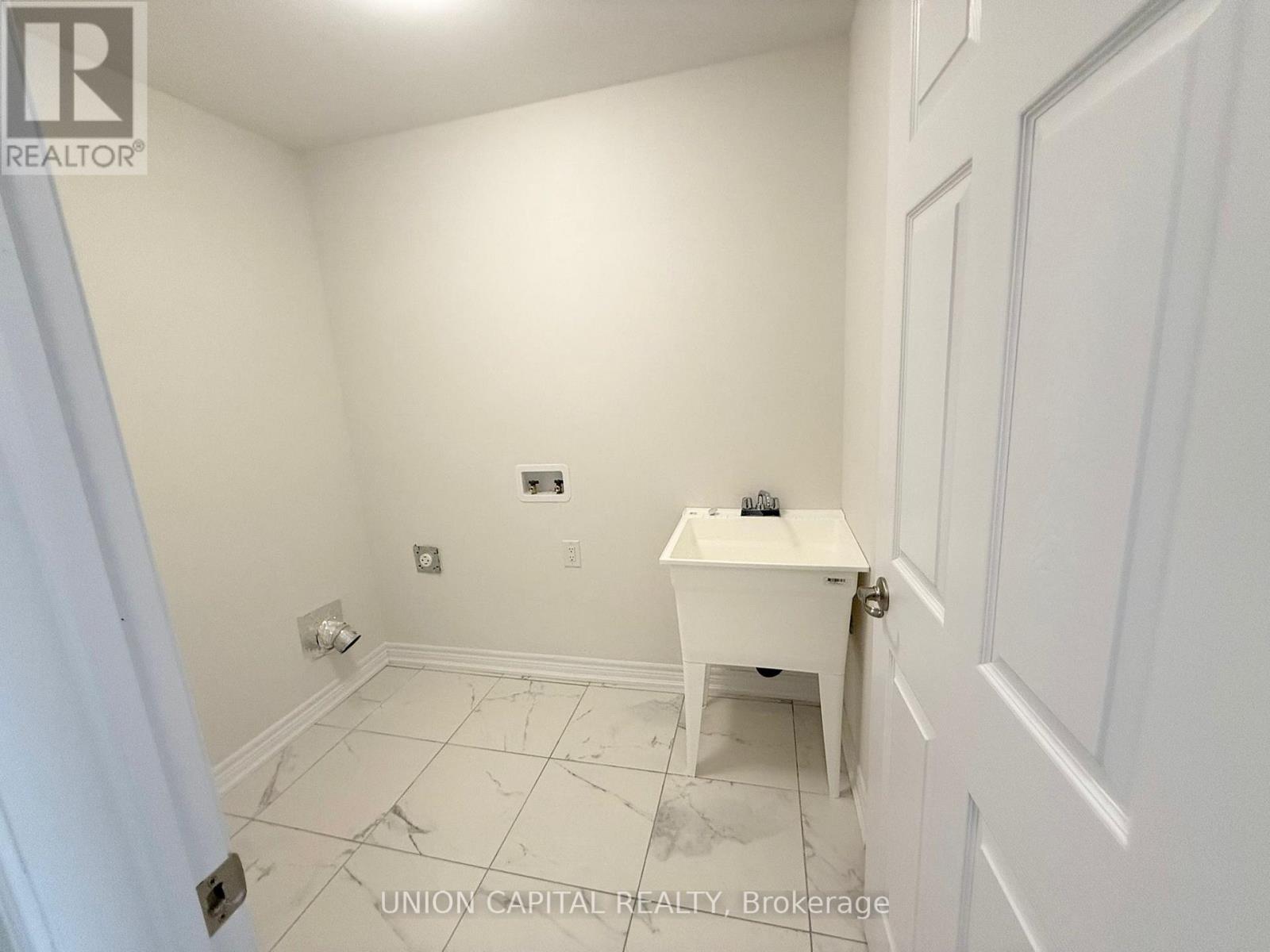 22 Robert Eaton Avenue, Markham, Ontario  L3S 0G3 - Photo 17 - N12470932