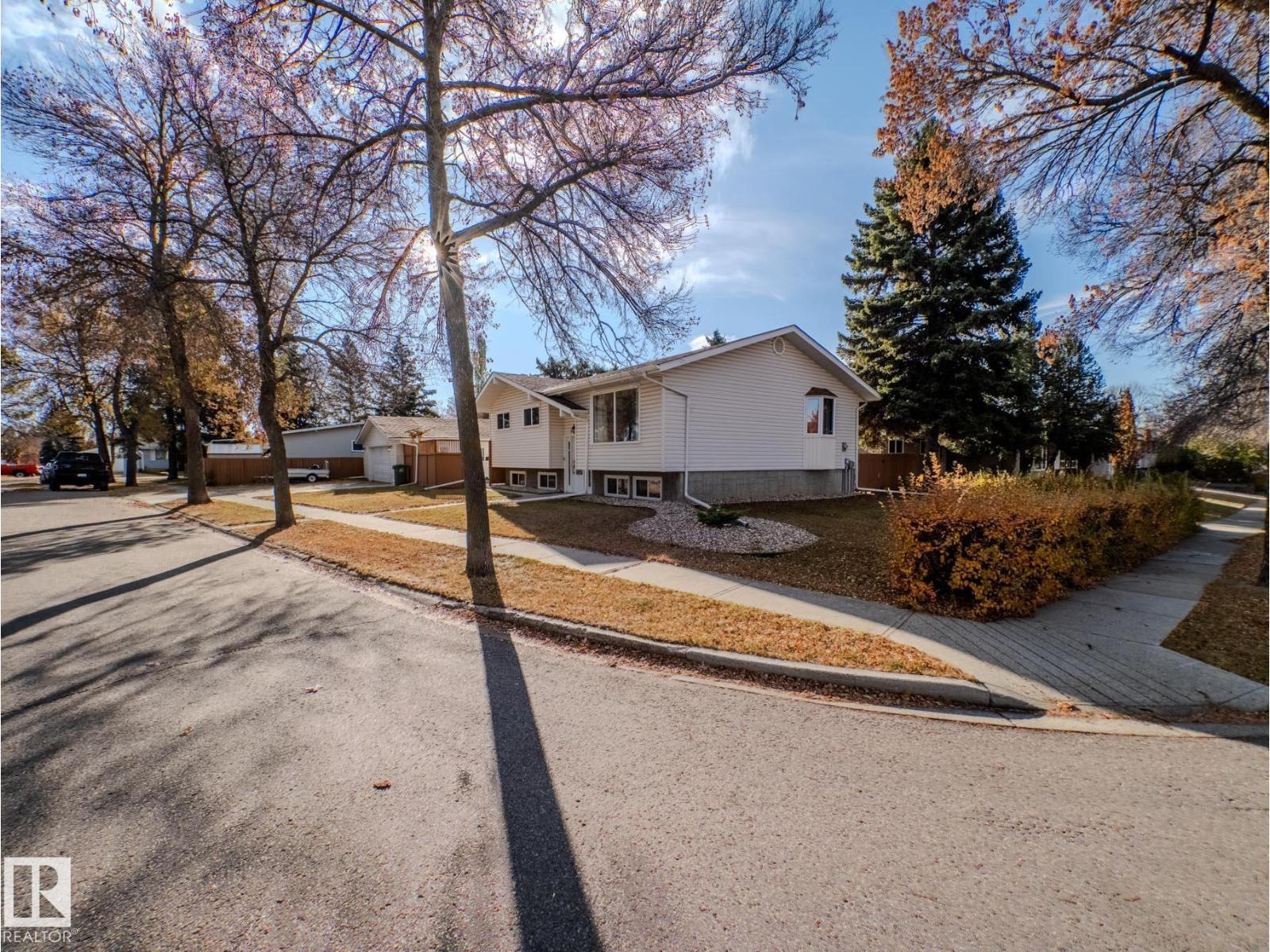 11 Falcon Cr, St. Albert, Alberta  T8N 1T9 - Photo 3 - E4462758