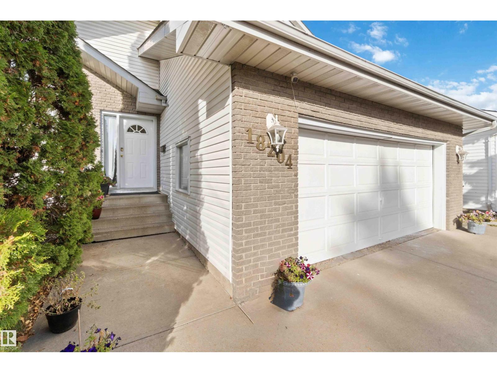 18204 61 Av Nw, Edmonton, Alberta  T6M 1T5 - Photo 3 - E4462759