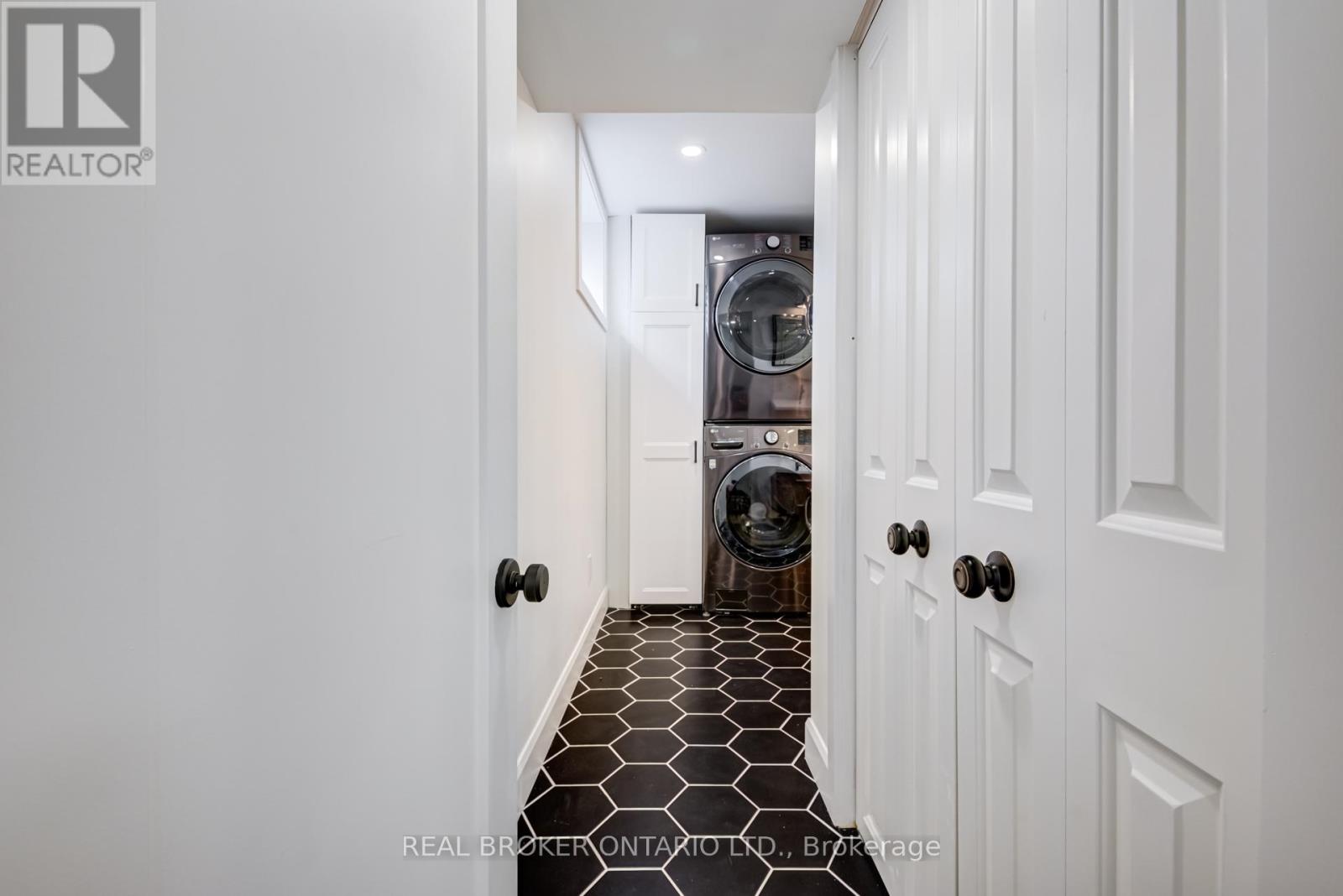 Lower - 186 Jeffrey Avenue, Halton Hills, Ontario  L7J 1V7 - Photo 21 - W12470938