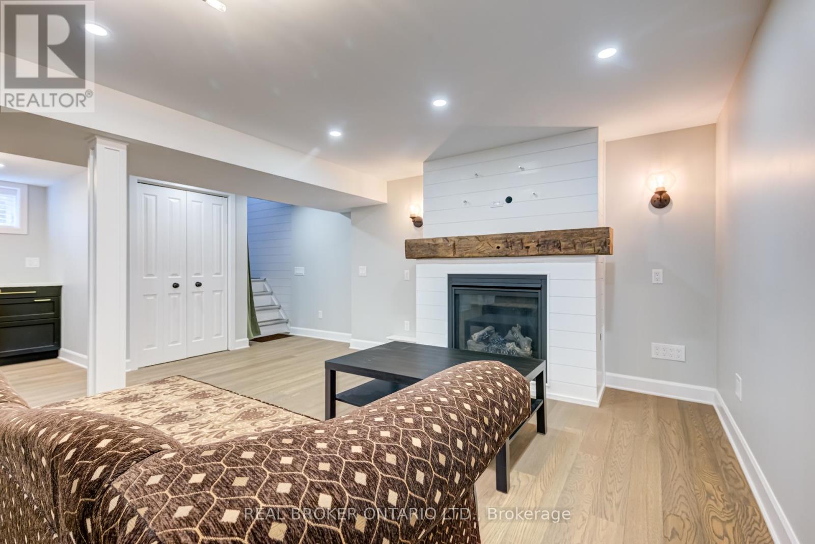 Lower - 186 Jeffrey Avenue, Halton Hills, Ontario  L7J 1V7 - Photo 4 - W12470938