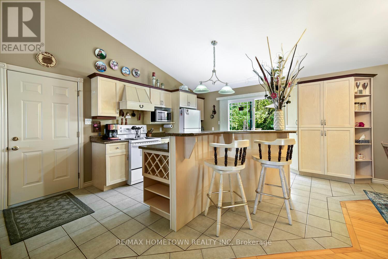 8121 Main Street, Augusta, Ontario  K0G 1R0 - Photo 13 - X12444007