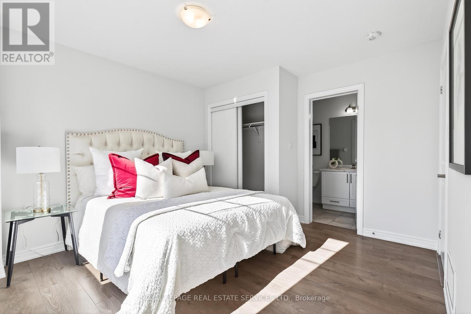 13 Canoe Lane, Hamilton, Ontario  L8K 0A3 - Photo 5 - X12470939