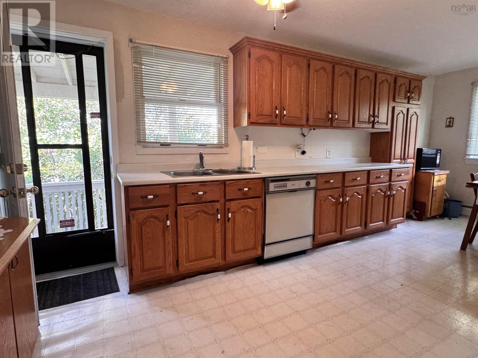 163 Upper Mclean Street, Glace Bay, Nova Scotia  B1A 2L4 - Photo 7 - 202519073