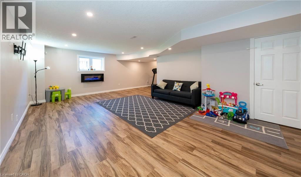 335 Falling Green Crescent, Kitchener, Ontario  N2R 0G4 - Photo 40 - 40779088