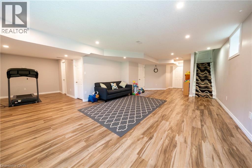 335 Falling Green Crescent, Kitchener, Ontario  N2R 0G4 - Photo 44 - 40779088