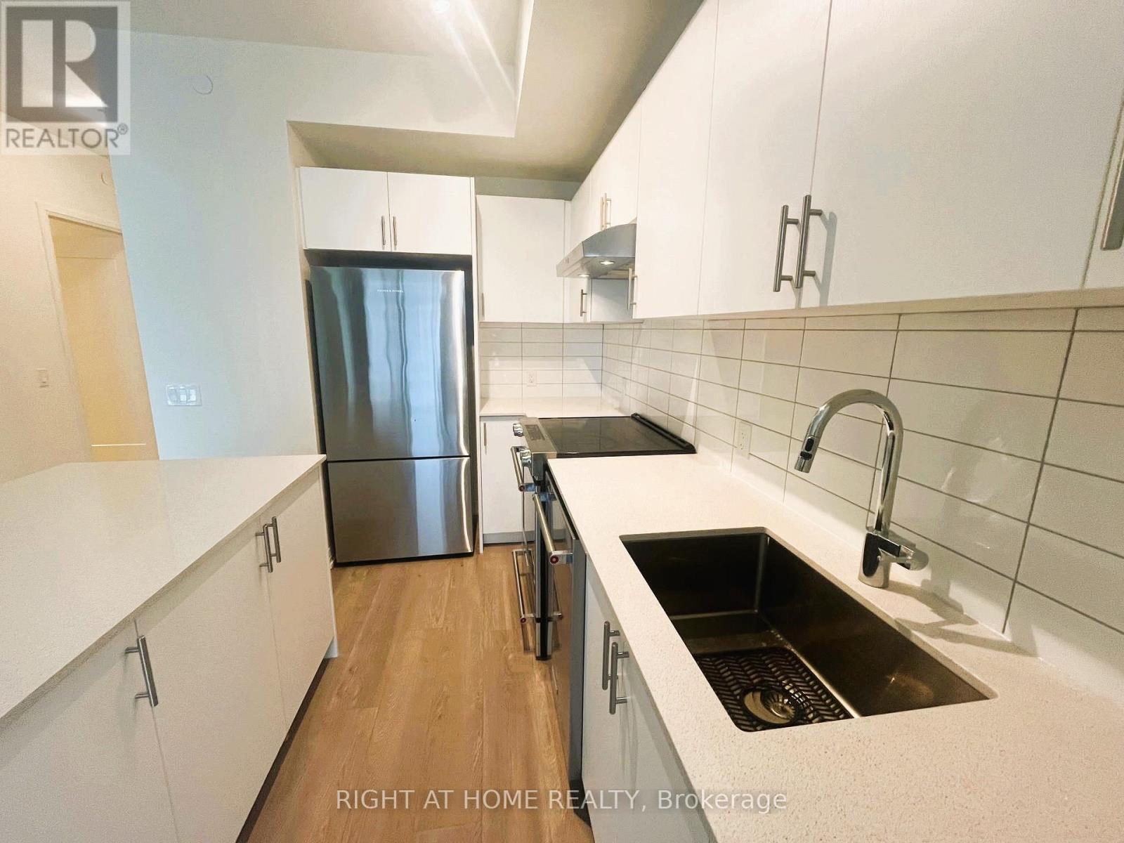 1616 - 9000 Jane Street, Vaughan, Ontario  L4K 0M6 - Photo 3 - N12470942
