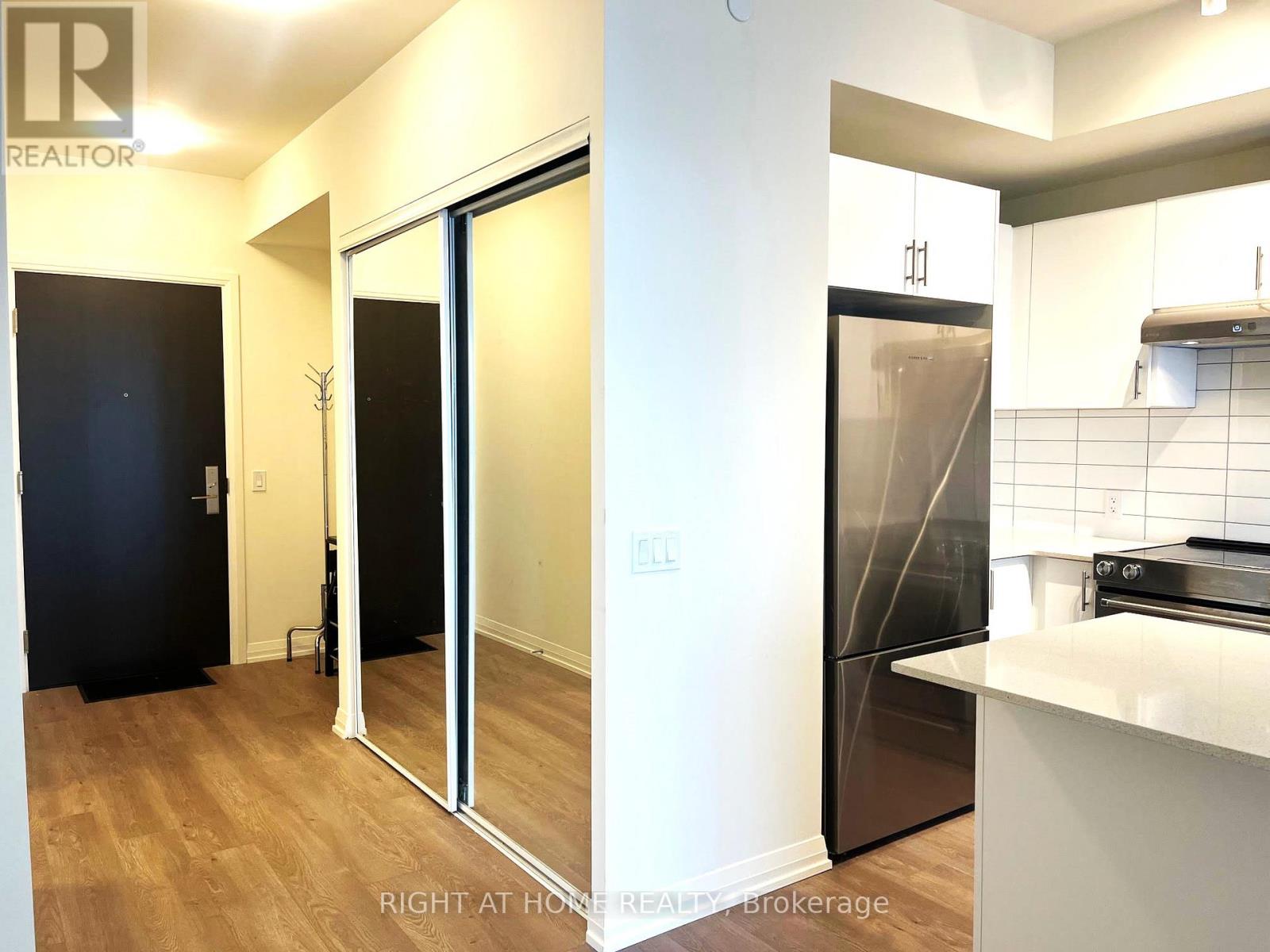 1616 - 9000 Jane Street, Vaughan, Ontario  L4K 0M6 - Photo 6 - N12470942