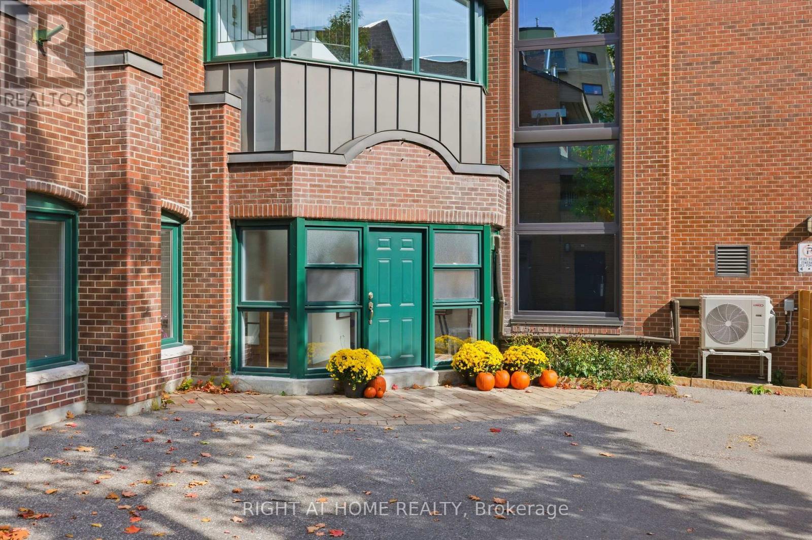 21 - 135 SPRINGFIELD ROAD, Ottawa, Ontario