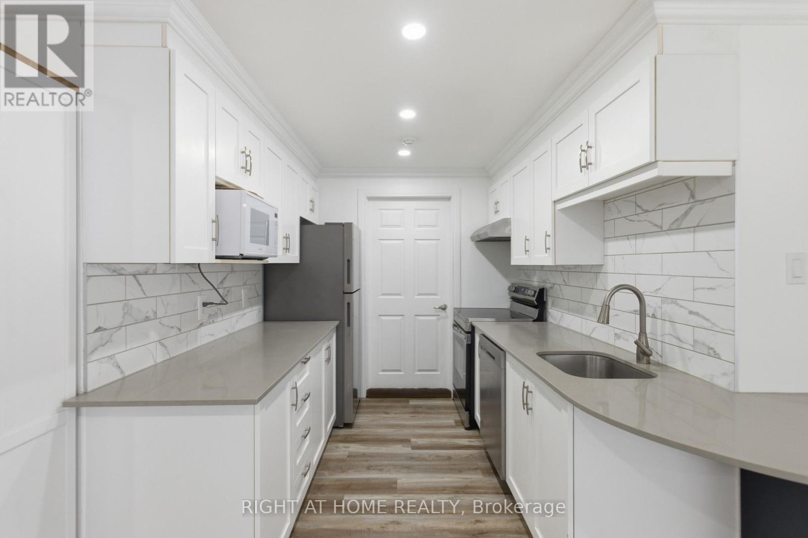 21 - 135 Springfield Road, Ottawa, Ontario  K1M 1C5 - Photo 6 - X12470953