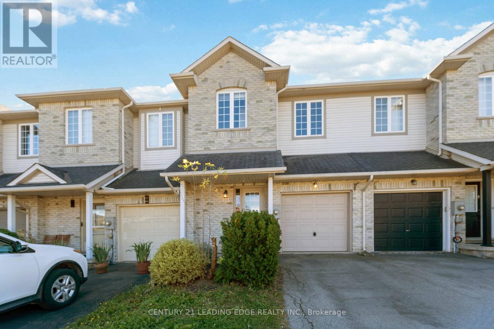 24 Whitefish Crescent, Hamilton, Ontario  L8E 6G9 - Photo 2 - X12417074