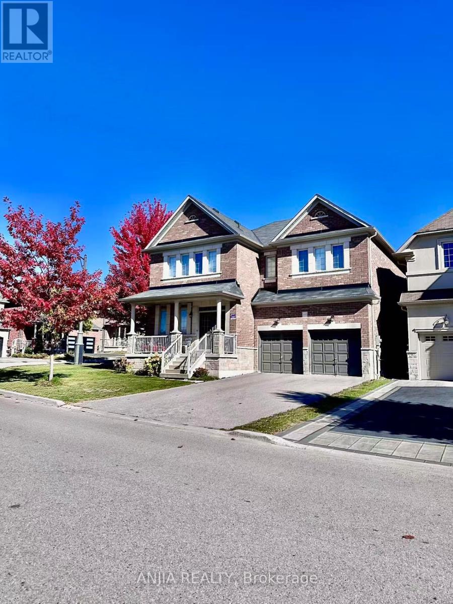 1137 QUICK STREET, Newmarket, Ontario