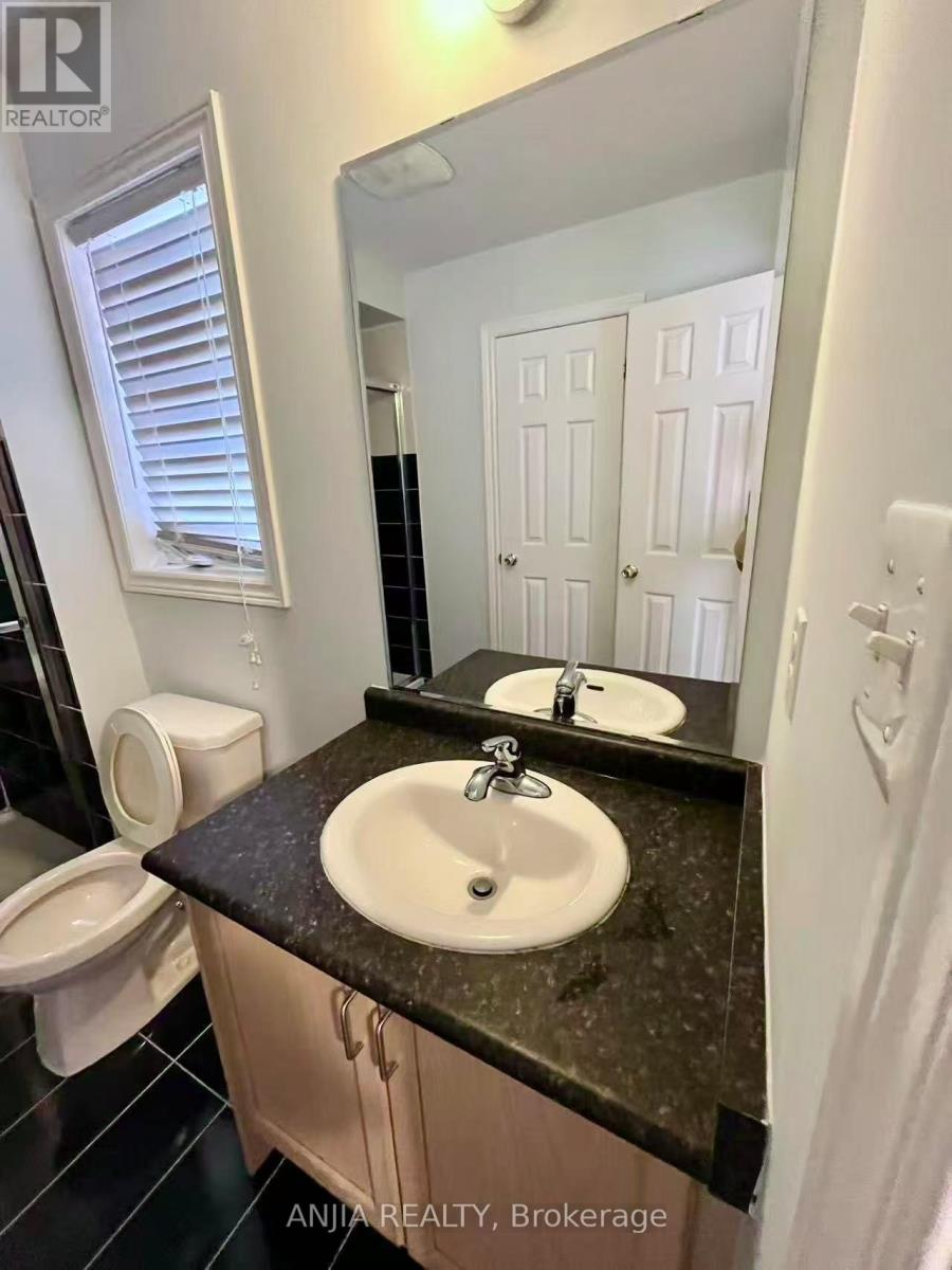 1137 Quick Street, Newmarket, Ontario  L3X 0A6 - Photo 11 - N12470951
